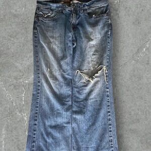 CRAZY HELIX RIPPED JEANS WITH STUD POCKETS‼️‼️